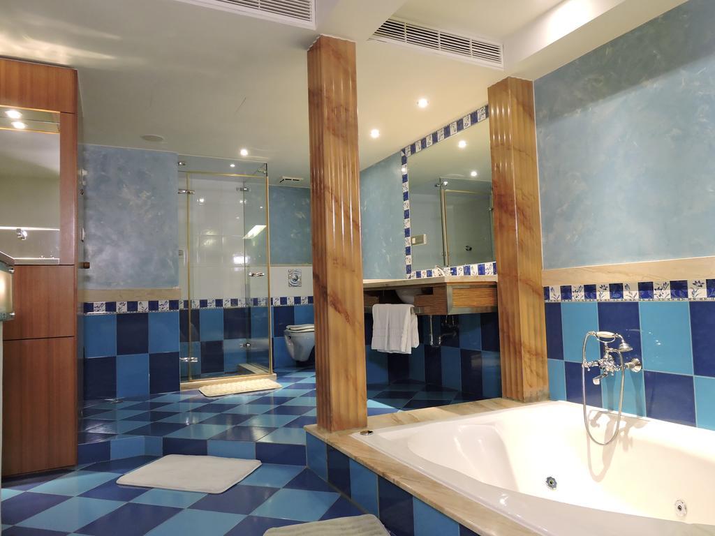 Edinburgh Motel Тайнань Экстерьер фото